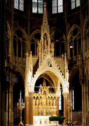 Votivkirche Altar.jpg